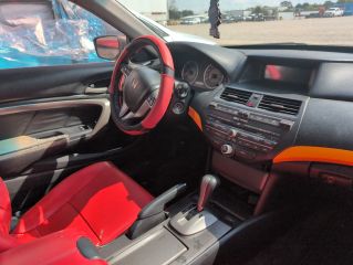 2009 Honda Accord - Interior Steering Wheel With Keys Image